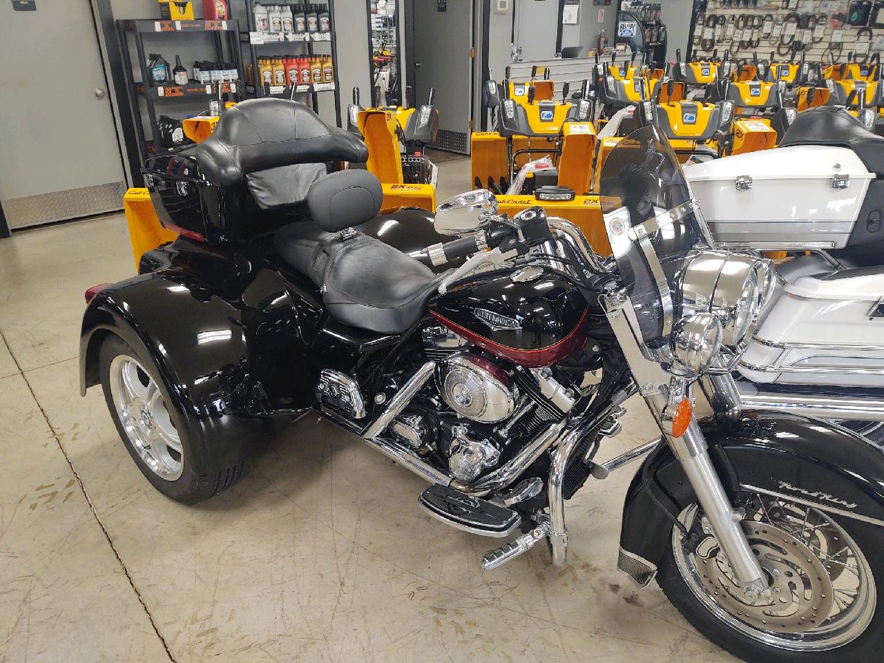 Read more about the article SOLD – 2005 Harley-Davidson Road King Trike conversion