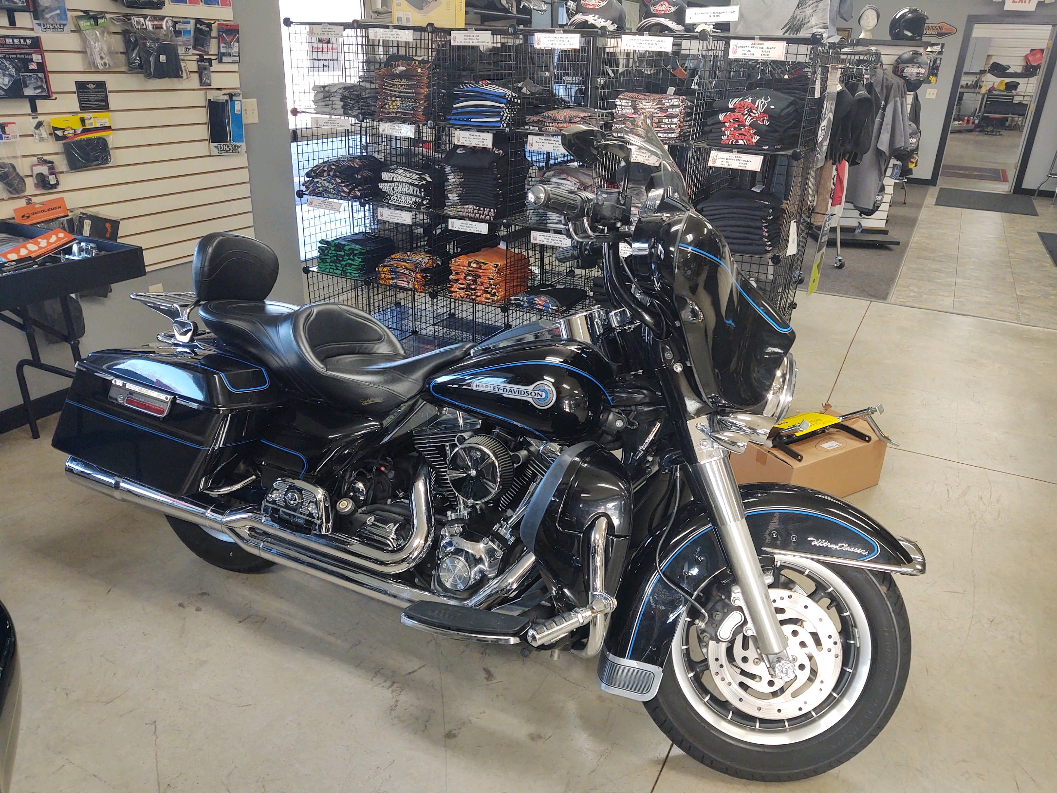 Read more about the article SOLD – 2006 Harley-Davidon Peace Officer Special